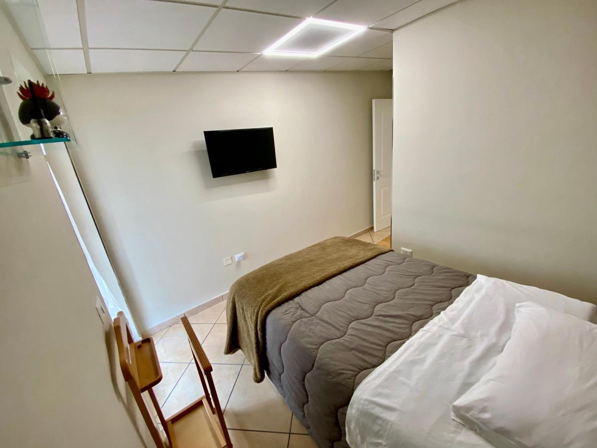 Appartamento Casa Crispino Mansarda N4 Per 3 Persone Frattaminore Экстерьер фото